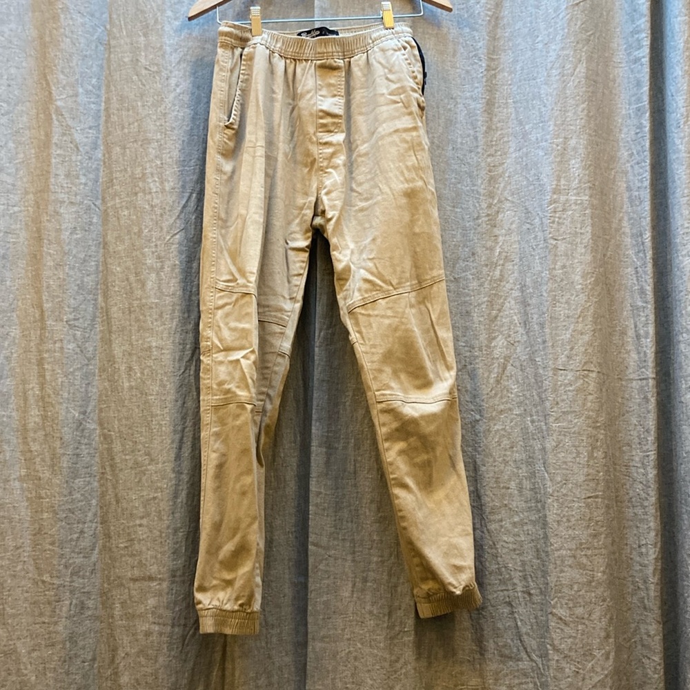 Brooklyn Cloth Cream Joggers with Relaxed Fit